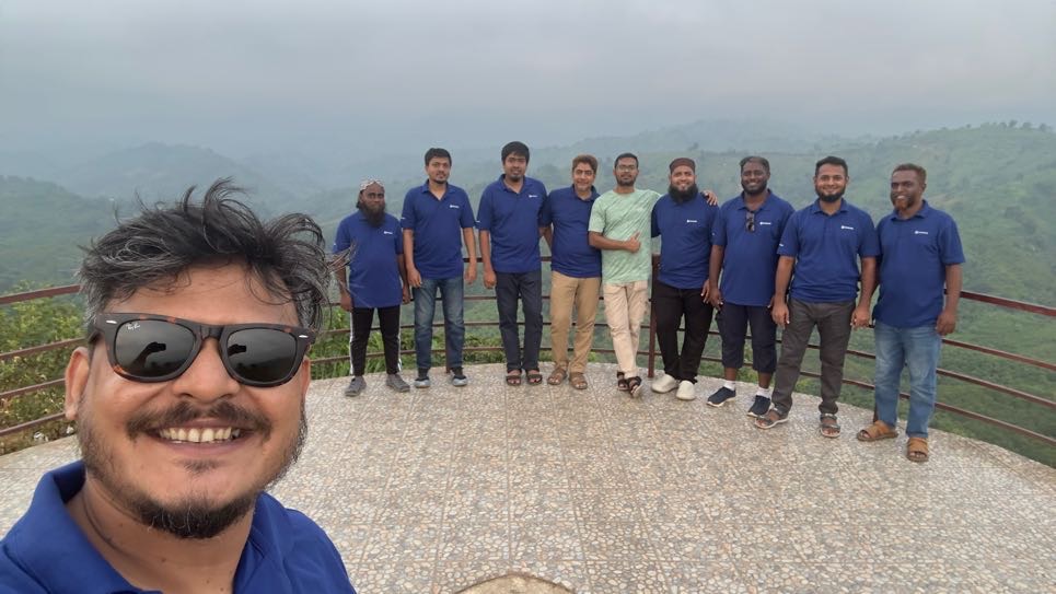 Team StorePress in a selfie at the hill Thanchi